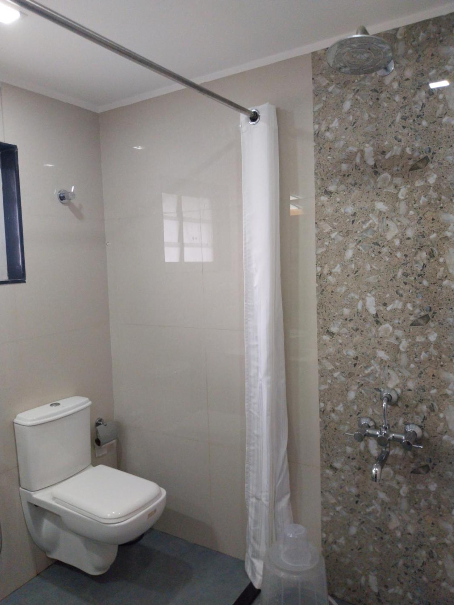Hotel Savera Park Thrissur Kültér fotó