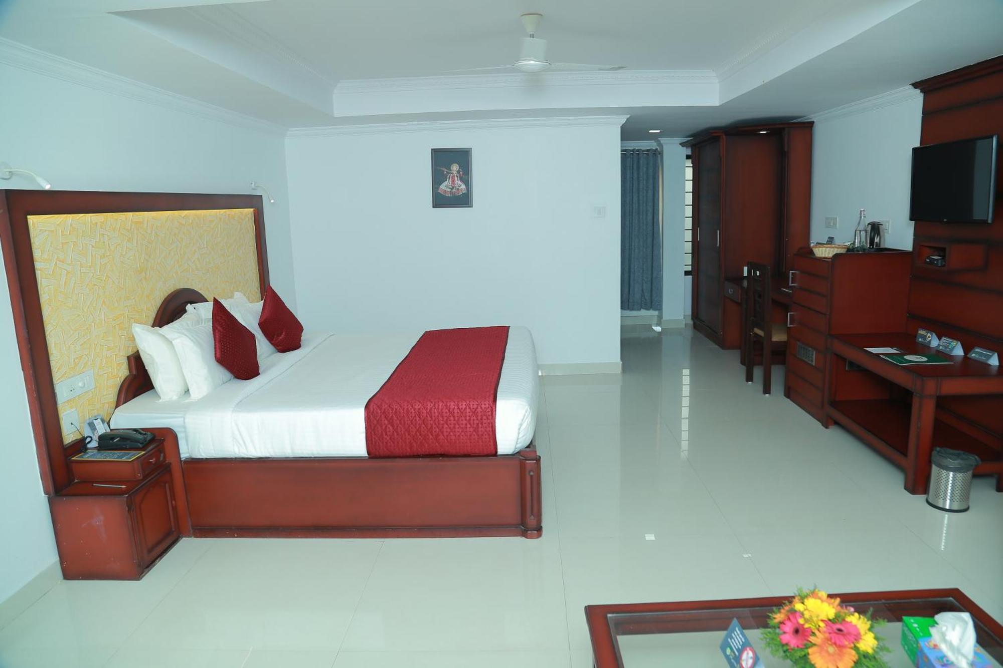 Hotel Savera Park Thrissur Kültér fotó