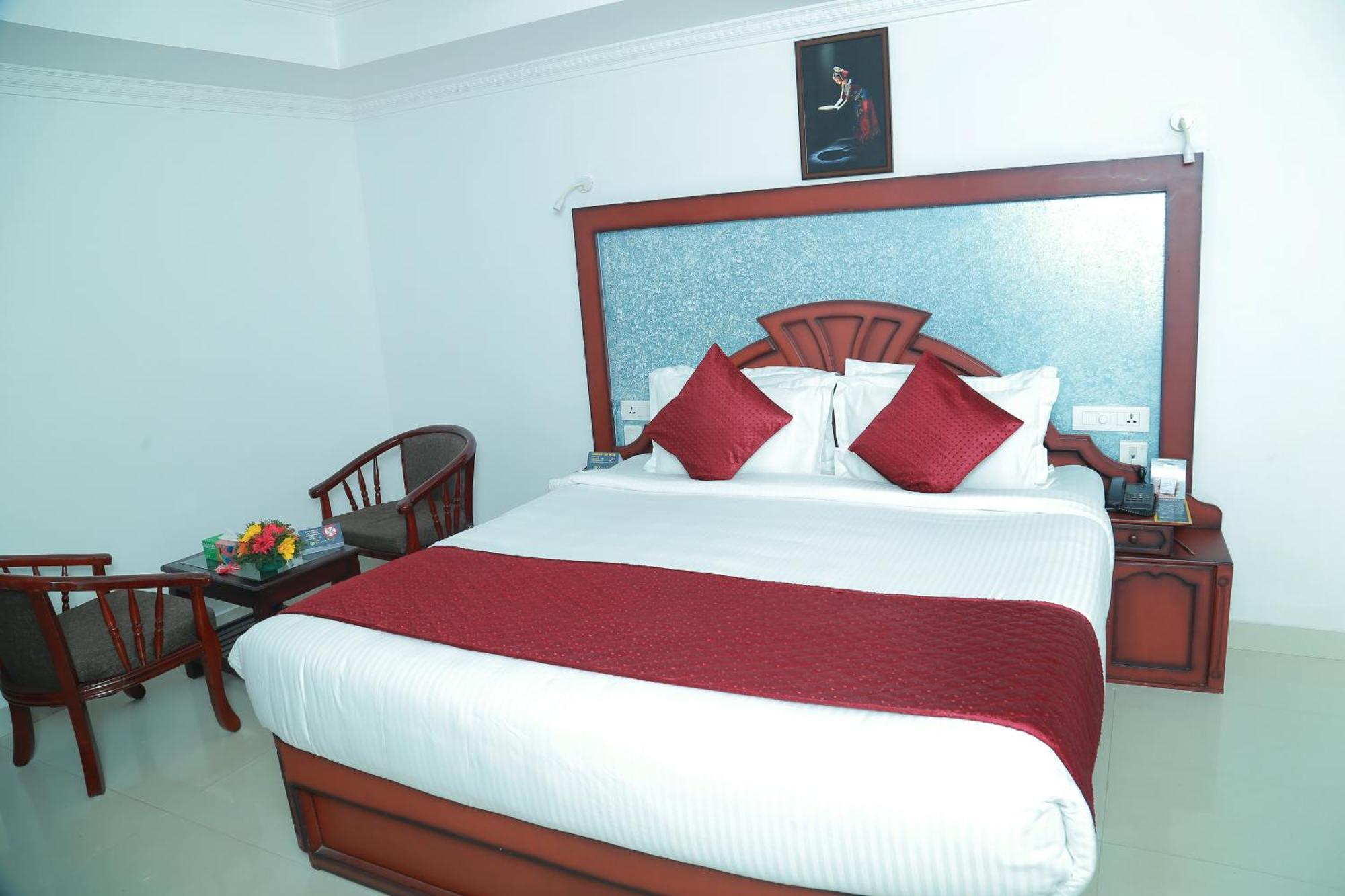 Hotel Savera Park Thrissur Kültér fotó
