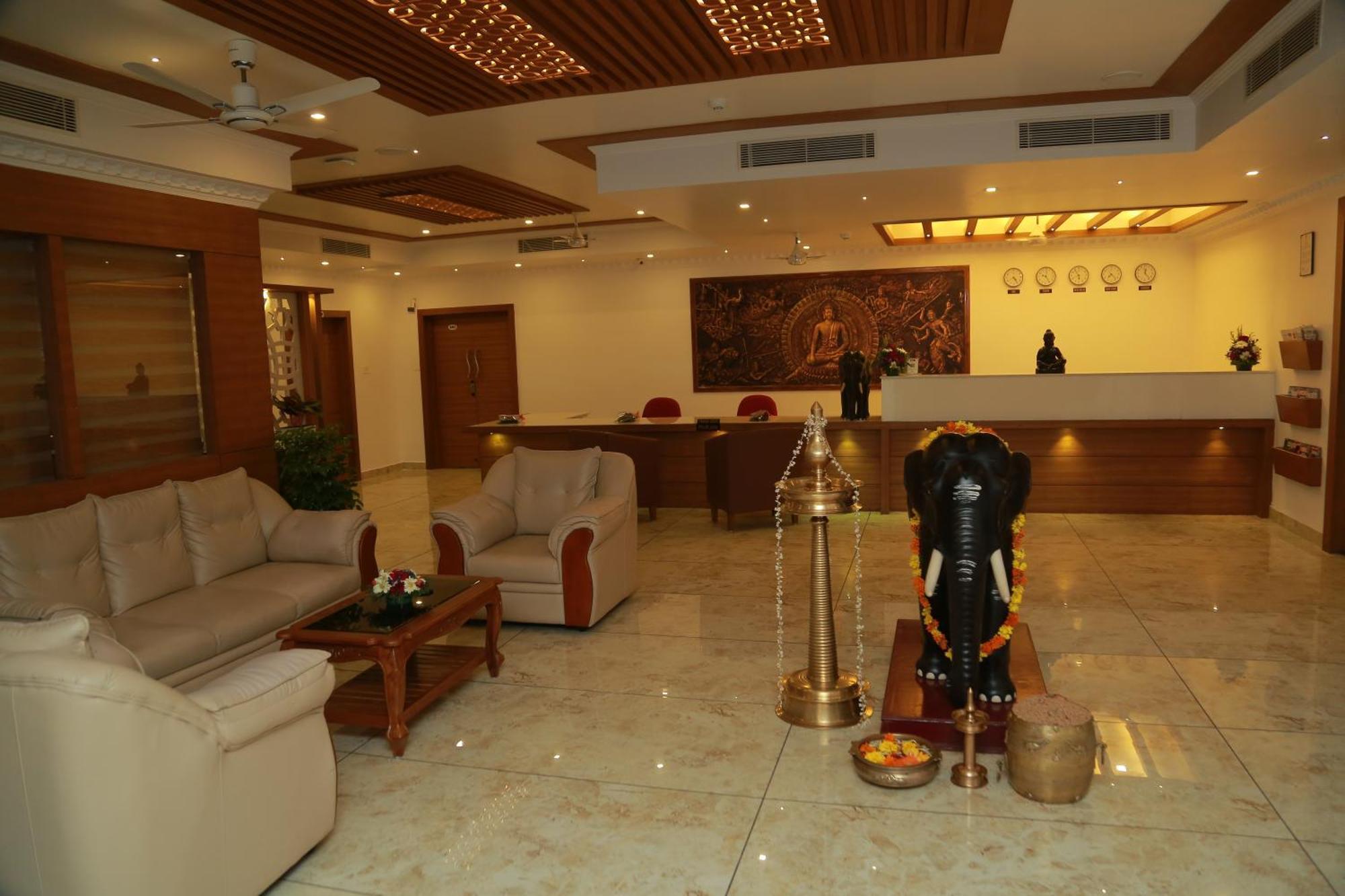 Hotel Savera Park Thrissur Kültér fotó